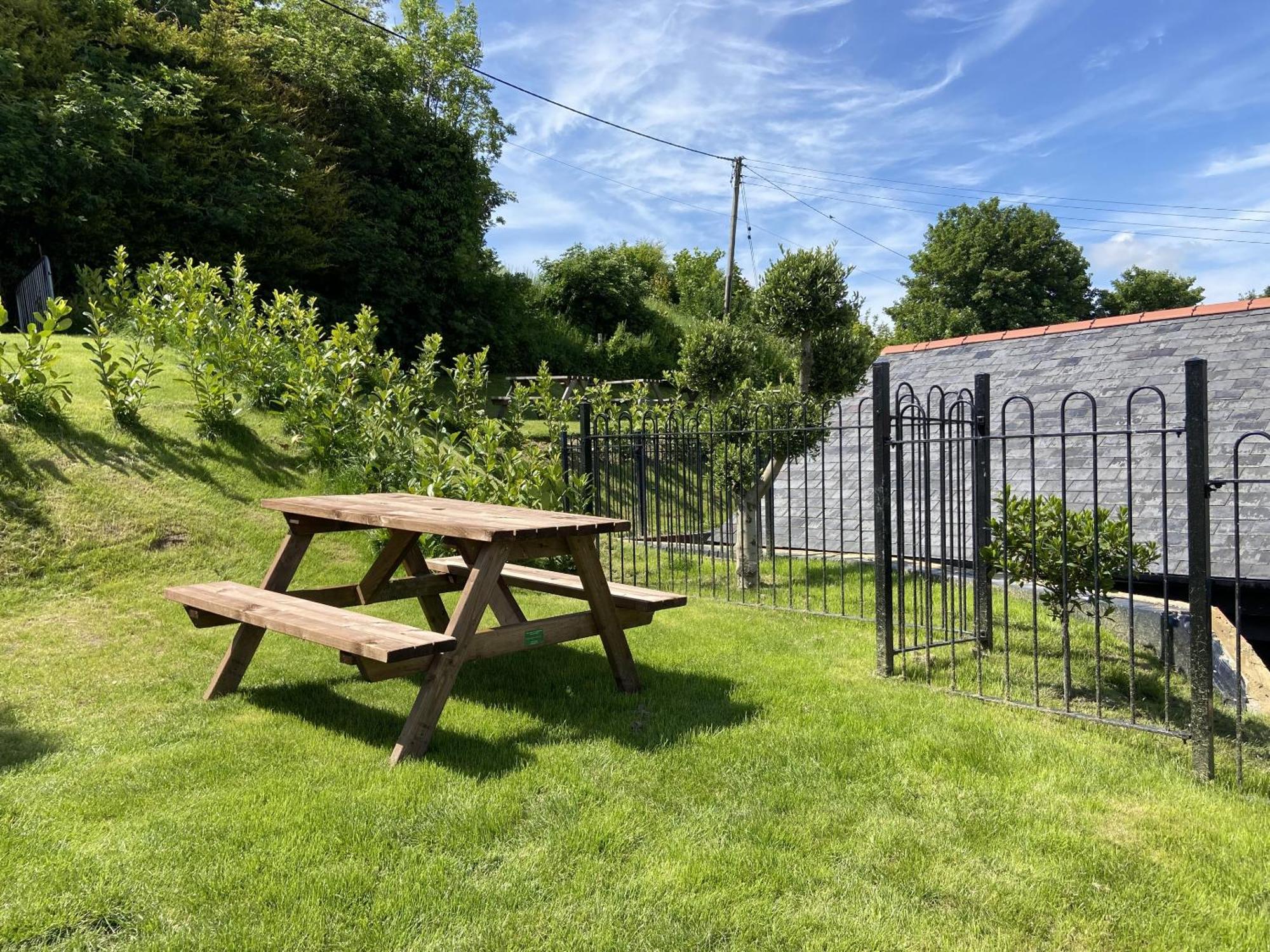 The Lydden Bell Bed & Breakfast Exterior photo